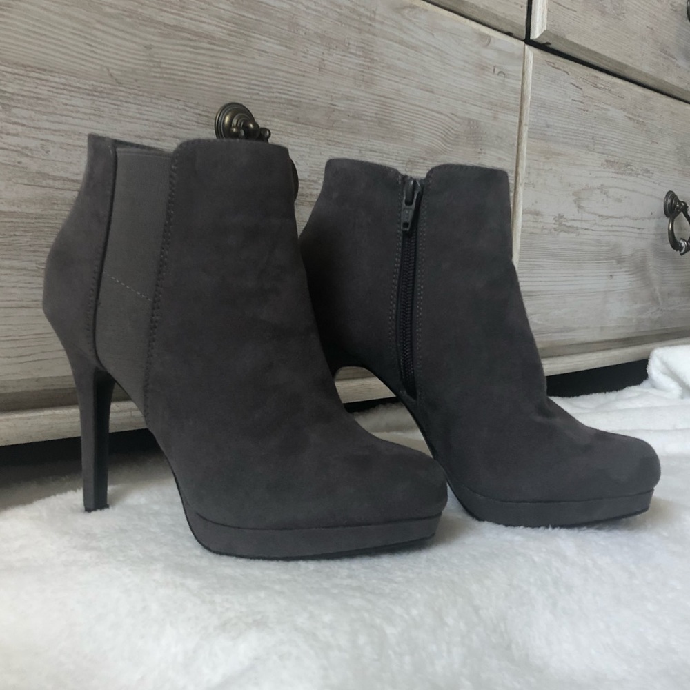 Heeled ankle booties - COMFY
